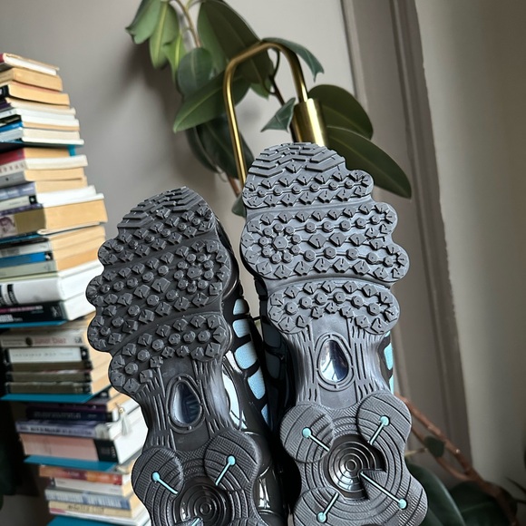 Nike Shox TL Sneakers in Velvet Brown, Denim & Desert Khaki - Picture 4 of 6